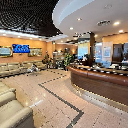 Hotel Valganna Milan Bagian luar foto