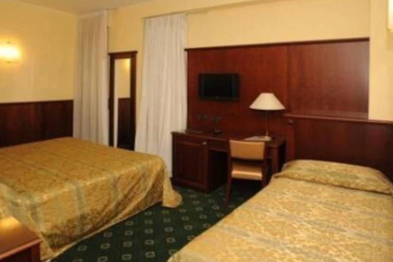 Hotel Valganna Milan Bagian luar foto