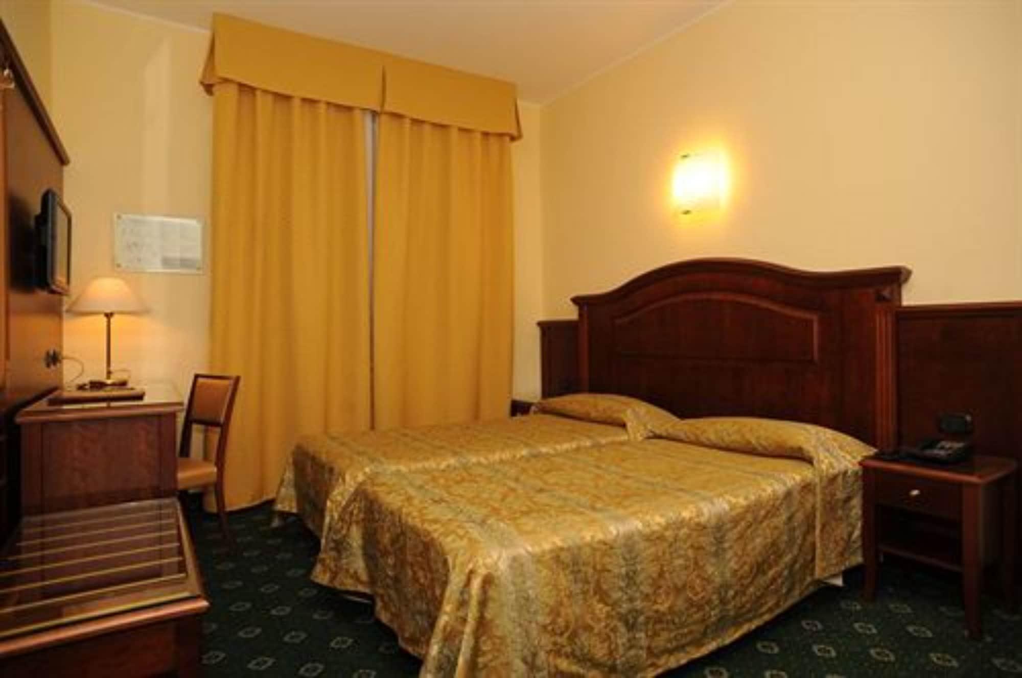 Hotel Valganna Milan Bagian luar foto