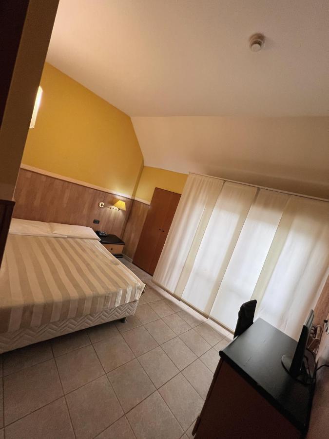 Hotel Valganna Milan Bagian luar foto