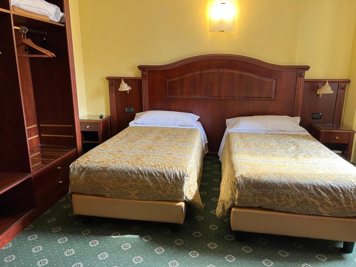 Hotel Valganna Milan Bagian luar foto