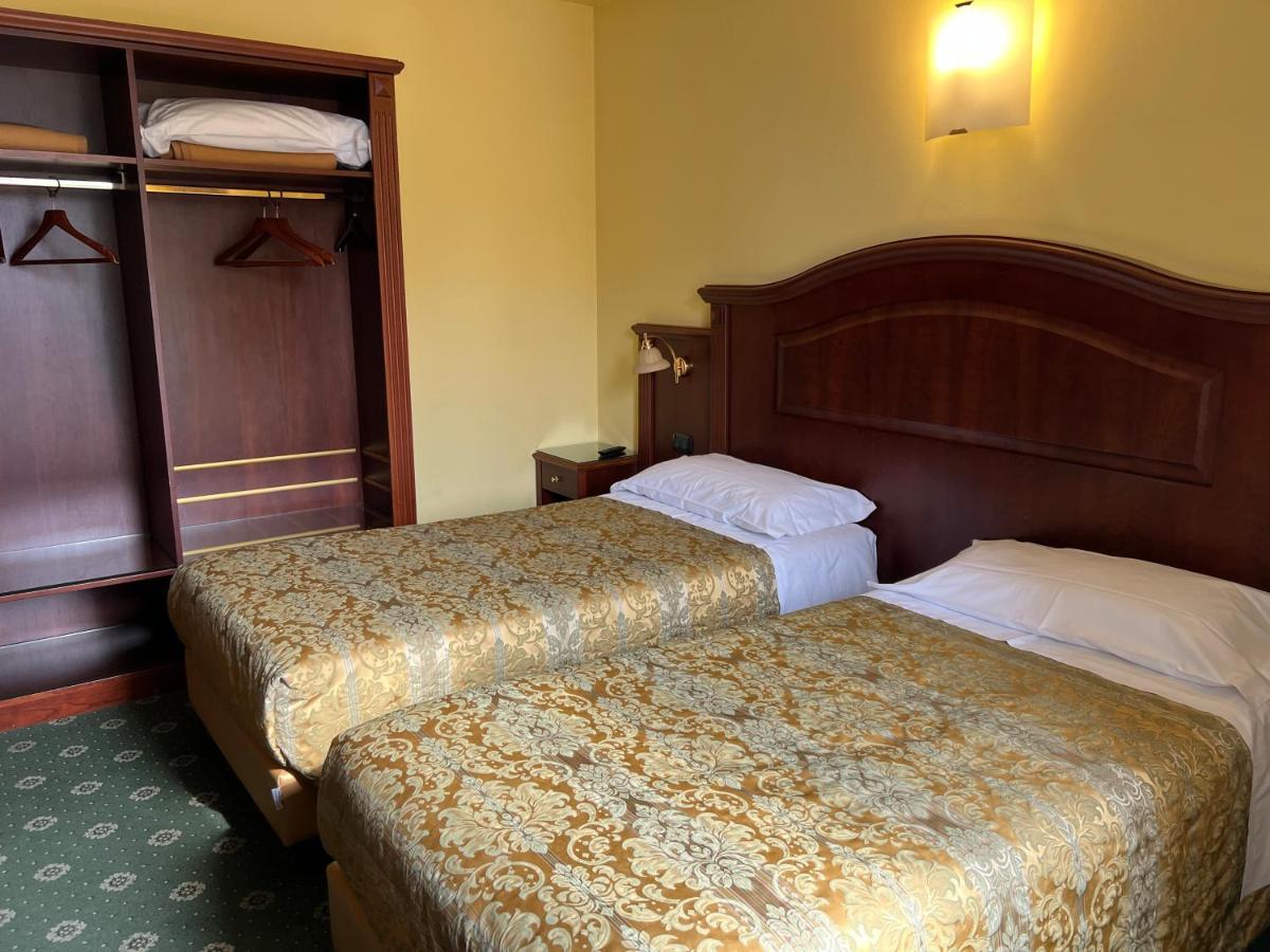 Hotel Valganna Milan Bagian luar foto