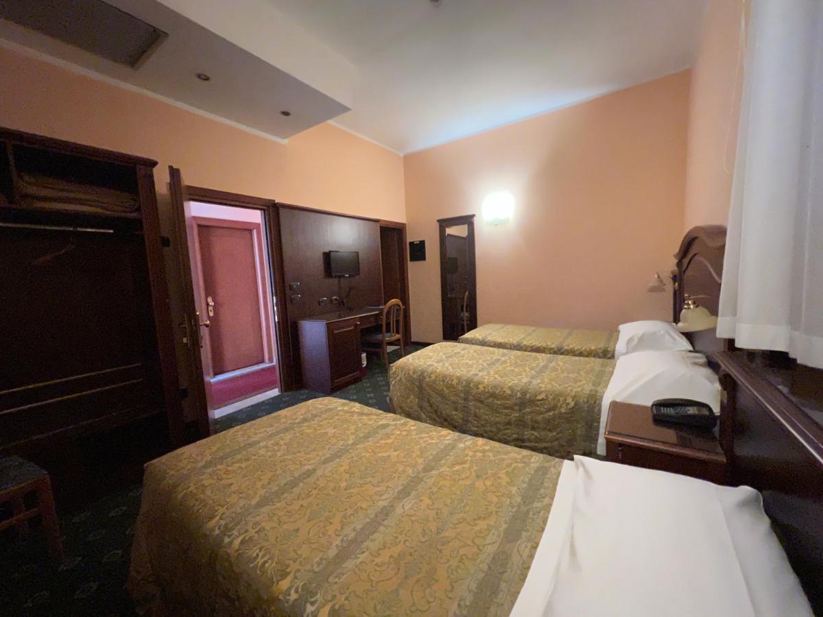 Hotel Valganna Milan Bagian luar foto
