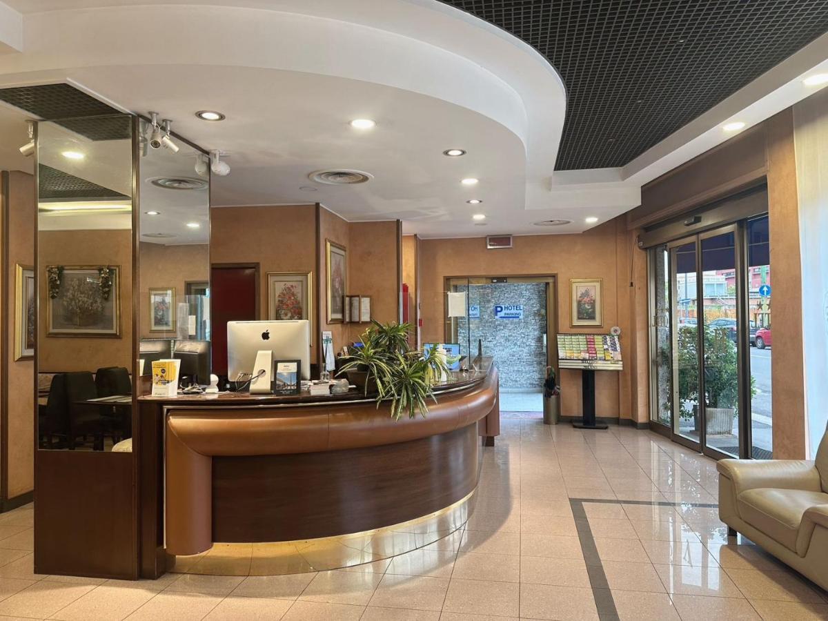 Hotel Valganna Milan Bagian luar foto