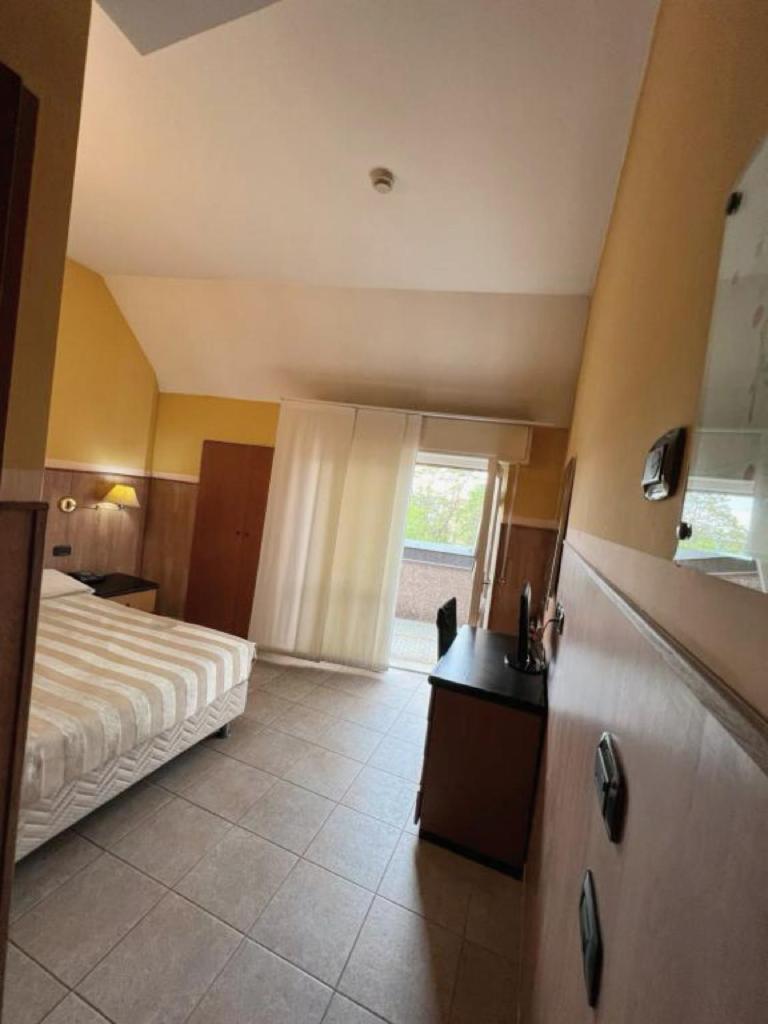 Hotel Valganna Milan Bagian luar foto