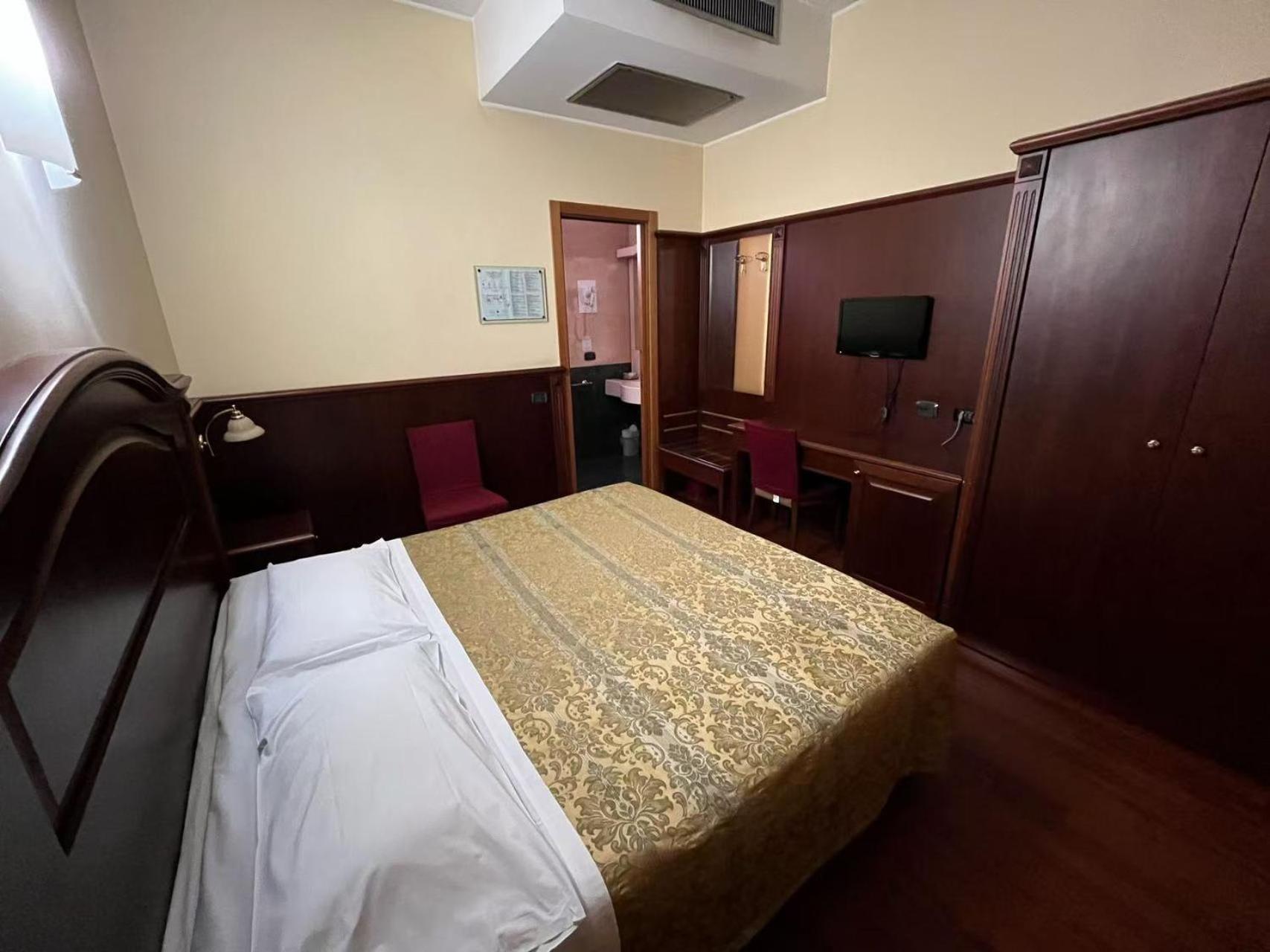 Hotel Valganna Milan Bagian luar foto