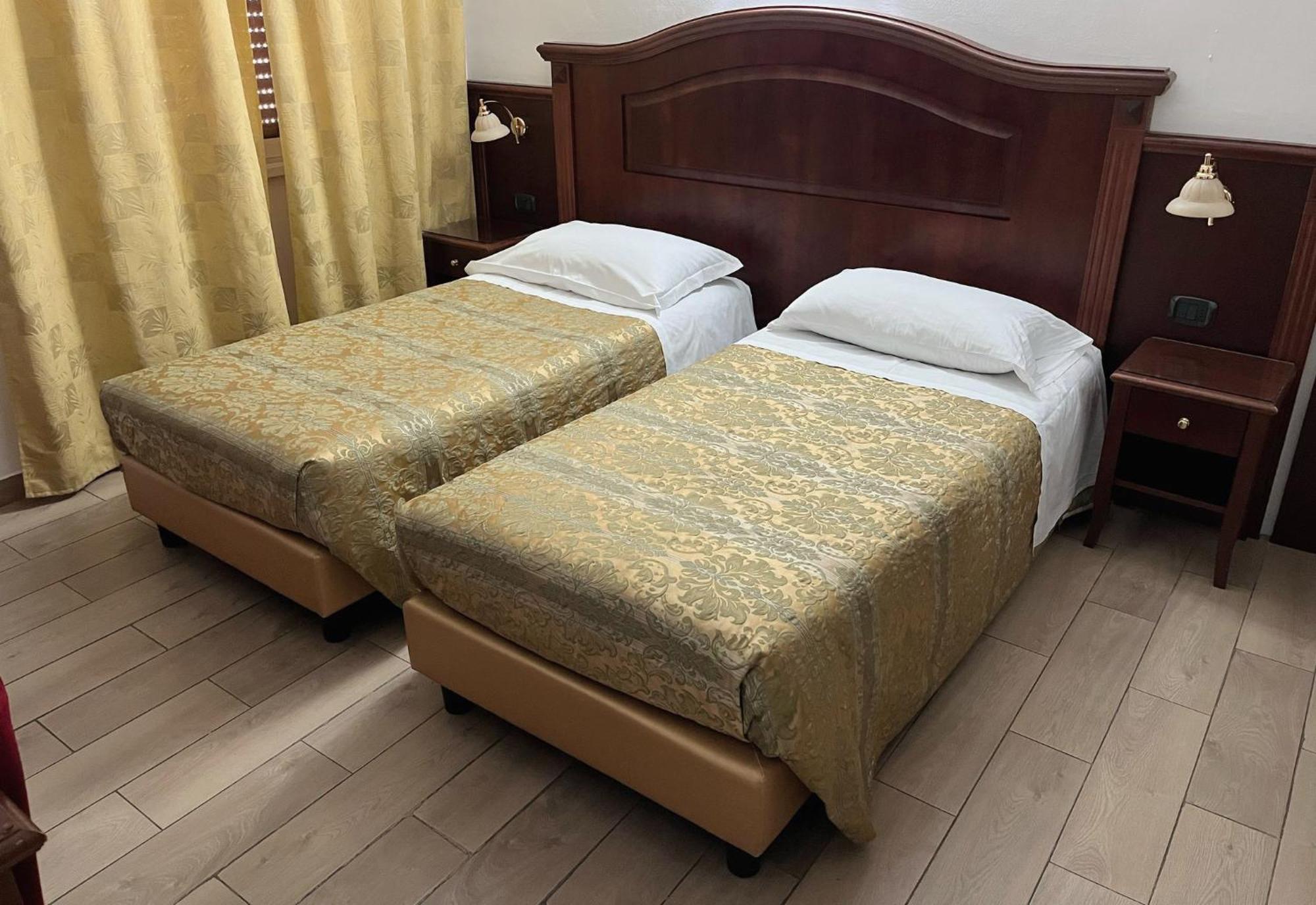 Hotel Valganna Milan Bagian luar foto